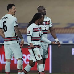 El árbitro que amargó a Cristiano rompe su silencio: "Me disculpé"