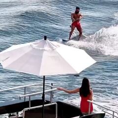 “El rey de Instagram” practica wake con un yate de 24 millones