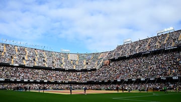 Soccer Football - LaLiga - Valencia v Real Betis - Estadio de Mestalla, Valencia, Spain - November 23, 2024 General view inside the stadium before the match REUTERS/Pablo Morano