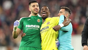 Geronimo Rulli, Serge Aurier, Paco Alcacer of Villarreal celebrate during the UEFA Champions League, Quarter-finals, 2nd leg football match between Bayern Munich and Villarreal CF on April 12, 2022 at Allianz Arena in Munich, Germany - Photo Jurgen Fromme