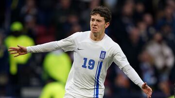 Karetsas, con Grecia.