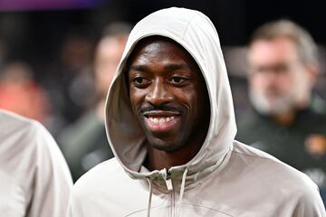 Ousmane Demb¨¦l¨¦ fue la atenci¨®n de los focos fuera del terreno de juego. El jugador se encuentra en proceso de salir del FC Barcelona rumbo al PSG. El campe¨®n del mundo con Francia en 2018 ni siquiera se sent¨® en el banquillo del equipo dirigido por Xavi Hern¨¢ndez.