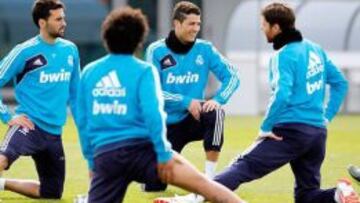 El Madrid se entrenó en Valdebebas antes de viajar a Estambul.