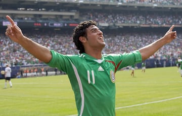 El de Cancún ha jugado un Mundial (2010) con la absoluta, y fue campeón del Mundo con la Sub-17 en 2005. Ha disputado un total de 64 partidos marcando 18 goles. 