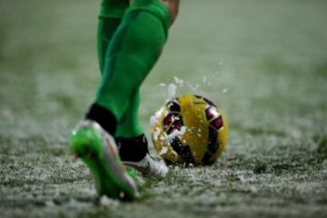 La nieve se robó todas las miradas del duelo entre Manchester City y West Bromwich.