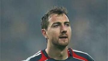 <B>CARTA LIBERTAD.</B> El ex portero del Liverpool llega al Real Madrid con la carta de libertad.