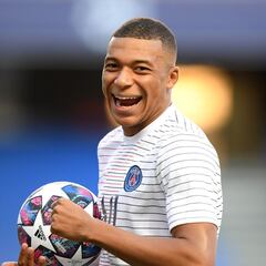 El PSG, optimista con la renovación de Mbappé