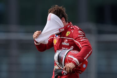 Charles Leclerc tras el accidente. 