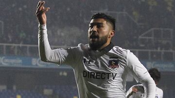 El jugador de Colo Colo, Nicolas Maturana celebra su gol contra Iberia durante el partido por octavos de final de Copa Chile.