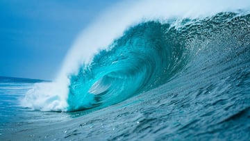 La ola de El Quemao (La Santa, Tinajo, Lanzarote) rompiendo en todo su esplendor.