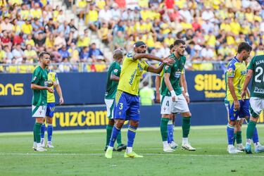 Paco López: “Hemos dado dos pasos hacia atrás en la segunda parte”