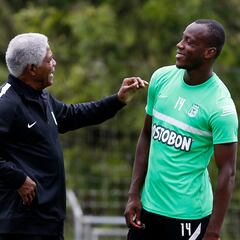 Francisco Maturana se ocupa de la defensa de Nacional