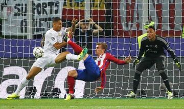 Navas (right) last played for Real in last season's Champions League final.