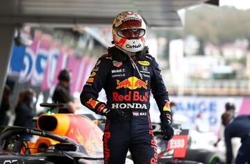 El piloto neerlandés celebra su segundo puesto en Sochi, meritorio tras salir desde la última posición de la parrilla.