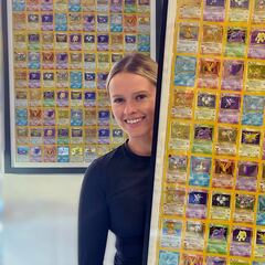 Una joven de 31 años deja su trabajo para vivir de las cartas de Pokémon: “He viajado por todo el mundo”