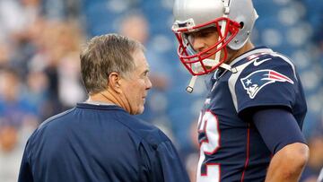 FOXBORO, MA - AUGUST 31: Bill Belichick of the New England Patriots and Tom Brady #12 chat before a preseason game with the New York Giants at Gillette Stadium on August 31, 2017 in Foxboro, Massachusetts.   Jim Rogash/Getty Images/AFP
 == FOR NEWSPAPERS, INTERNET, TELCOS &amp; TELEVISION USE ONLY ==