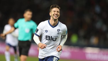 Al Dawsari, Kanno y cracks extranjeros