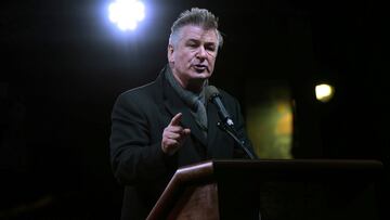 Alec Baldwin se lamentó constantemente tras el accidente que terminó con la vida de Halyna Hutchins: “¡¿Por qué me han dado una pistola lista para disparar?!”.