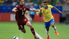 Árbitro brasileño dirigirá el partido entre Chile y Uruguay