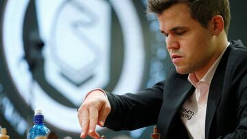 Carlsen remonta ante Ding y se mete en la final de su torneo