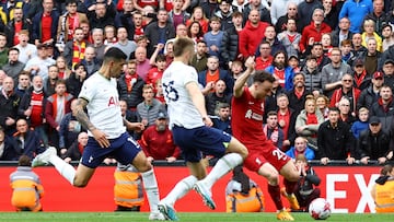 Soccer Football - Premier League - Liverpool v Tottenham Hotspur - Anfield, Liverpool, Britain - April 30, 2023 Liverpool's Diogo Jota scores their fourth goal REUTERS/Carl Recine EDITORIAL USE ONLY. No use with unauthorized audio, video, data, fixture lists, club/league logos or 'live' services. Online in-match use limited to 75 images, no video emulation. No use in betting, games or single club /league/player publications. Please contact your account representative for further details.