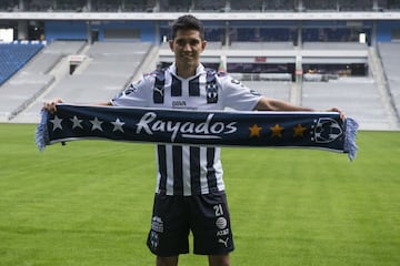 Molina dejó Santos para llegar a la contención de Monterrey, donde de la mano de Antonio Mohamed podría consolidarse como el mejor futbolista mexicano en su posición. 