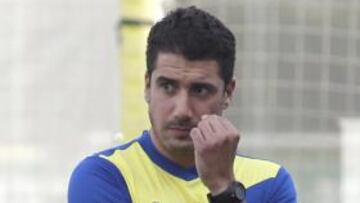 <b>SU PRIMER DÍA. </b>Julio Velázquez se estrenó ayer con el Submarino.