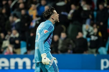 El Zaragoza-Sporting dejó dos grandes actuaciones bajo los palos. Ha costado decidir, pero nos quedamos con el partido de Femenías, que tuvo cuatro intervenciones de mérito; incluida una en el tiempo de añadido.