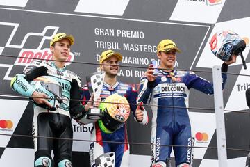 Podio de Moto 3 con Romano Fenati primero, Joan Mir segundo yFabio Di Gianantonio tercero.