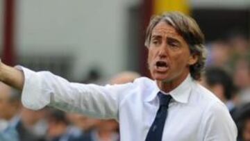 Mancini: "Agüero podría jugar en el Manchester City"