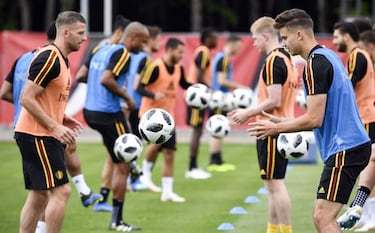 Martínez mulling wholesale changes for England game