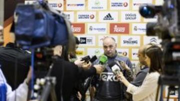 Pablo Laso atiende a los medios en la rueda de prensa previa al partido ante el Olympiacos.