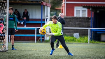 Jesús Ruiz recuperó la titularidad en el Racing de Ferrol por la lesión de Yoel.