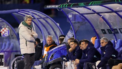 Soccer Football - Europa Conference League - Play-Off - Second Leg - GNK Dinamo Zagreb v Real Betis - Stadion Maksimir, Zagreb, Croatia - February 22, 2024 Real Betis coach Manuel Pellegrini reacts REUTERS/Antonio Bronic