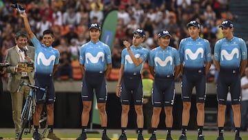Nairo Quintana y el Movistar Team en la presentaci&oacute;n en el Atanasio 