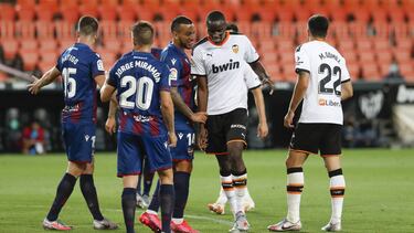 Otro estropicio de Diakhaby le da la vida al Levante