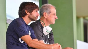 El Racing se queda compuesto y sin central