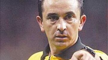 <b>EN EL OJO DEL HURACÁN. </b>Ramírez Domínguez, centro de atención.