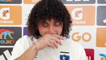 A los jugadores de Colo Colo les muestran fotos de cuando eran niños y así reaccionan