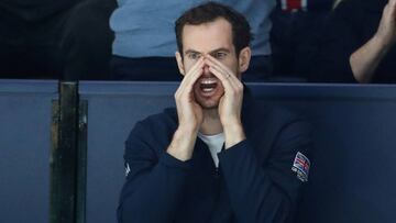 Andy Murray anima a Kyle Edmund durante su partido ante Philipp Kohlschreiber en las Davis Cup Madrid Finals.