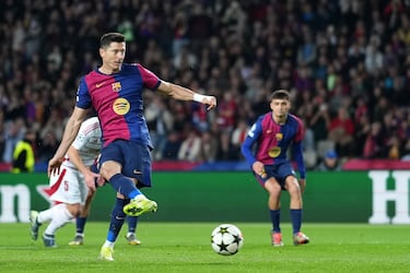 1-0. El delantero polaco lanza a la izquierda de Marco Bizot y engaña al guardameta del Brest en el minuto 9 de partido.