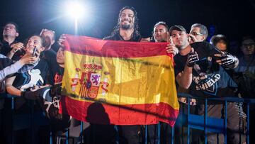 Reigns, Lashley y Strowman maravillan al público español