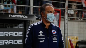Las tres opciones de Lasarte para reemplazar a Eduardo Vargas