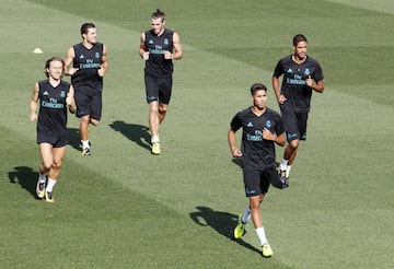 Cristiano y Modric protagonistas en el entrenamiento