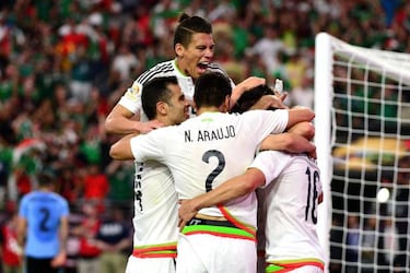 Mexico beat Uruguay in opening match after anthem confusion