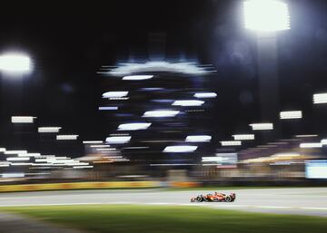 El piloto monegasco Charles Leclerc durante la carrera de Fórmula 1 del Gran Premio de Bahréin en el circuito de Sakhir.