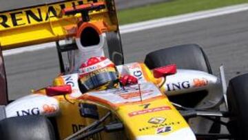 El piloto español Fernando Alonso (Reanult) terminó en novena posición en la primera sesión de entrenamientos libres del Gran Premio de Europa, que se disputa en el Valencia Street Circuit desde hoy y hasta el próximo domingo con un mejor tiempo de 1:43.345.