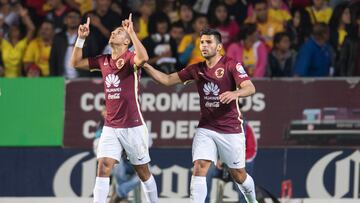 Action photo during the match Morelia vs America, Corresponding 5st round of tournament Clausura 2017 of the League BBVA Bancomer MX, at Jose Maria Morelos y Pavon Stadium. 

Foto de accion durante el partido Morelia vs America, Correspondiente a la Jornada 5 del Torneo Clausura 2017 de la Liga BBVA Bancomer MX, en el Estadio Jose Maria Morelos y Pavon, en la foto:  Cecilio Dominguez celebra su gol de America con Silvio Romero


04/02/2017/MEXSPORT/Omar Martinez.