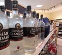 Vodka ruso es retirado de tiendas de Estados Unidos y Canadá