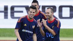 Iniesta y Villa quieren que Cesc juegue con ellos en Japón